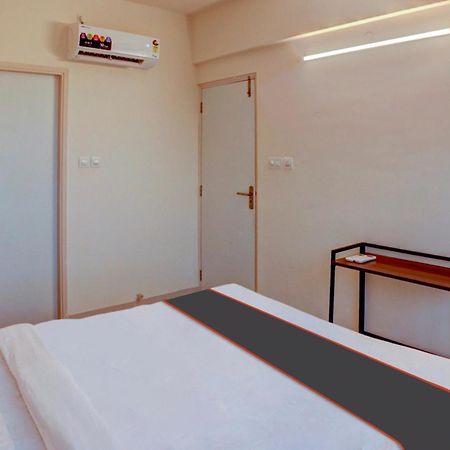 Flagship Santoshi Holiday Home 다볼림 외부 사진