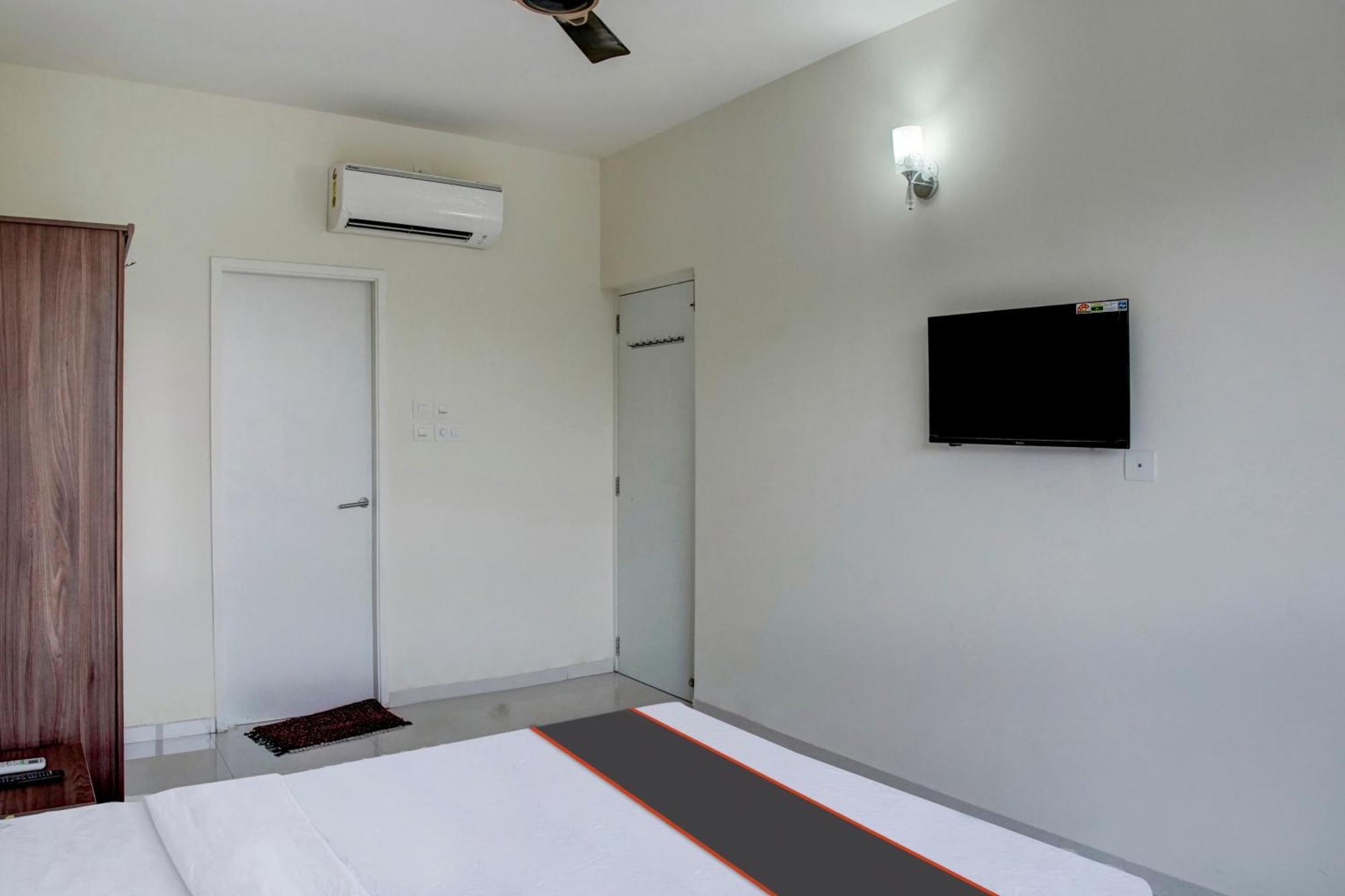Flagship Santoshi Holiday Home 다볼림 외부 사진