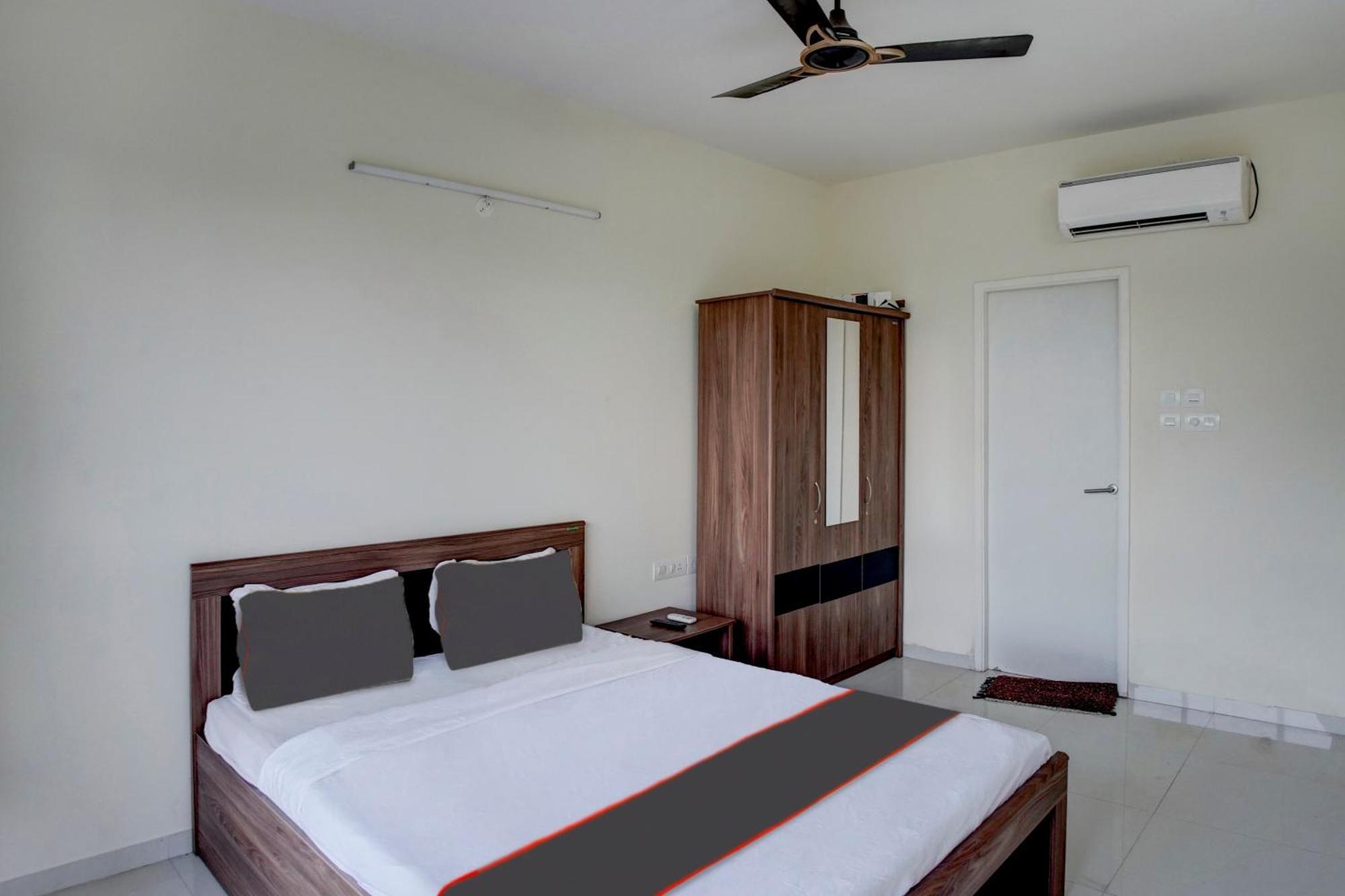 Flagship Santoshi Holiday Home 다볼림 외부 사진