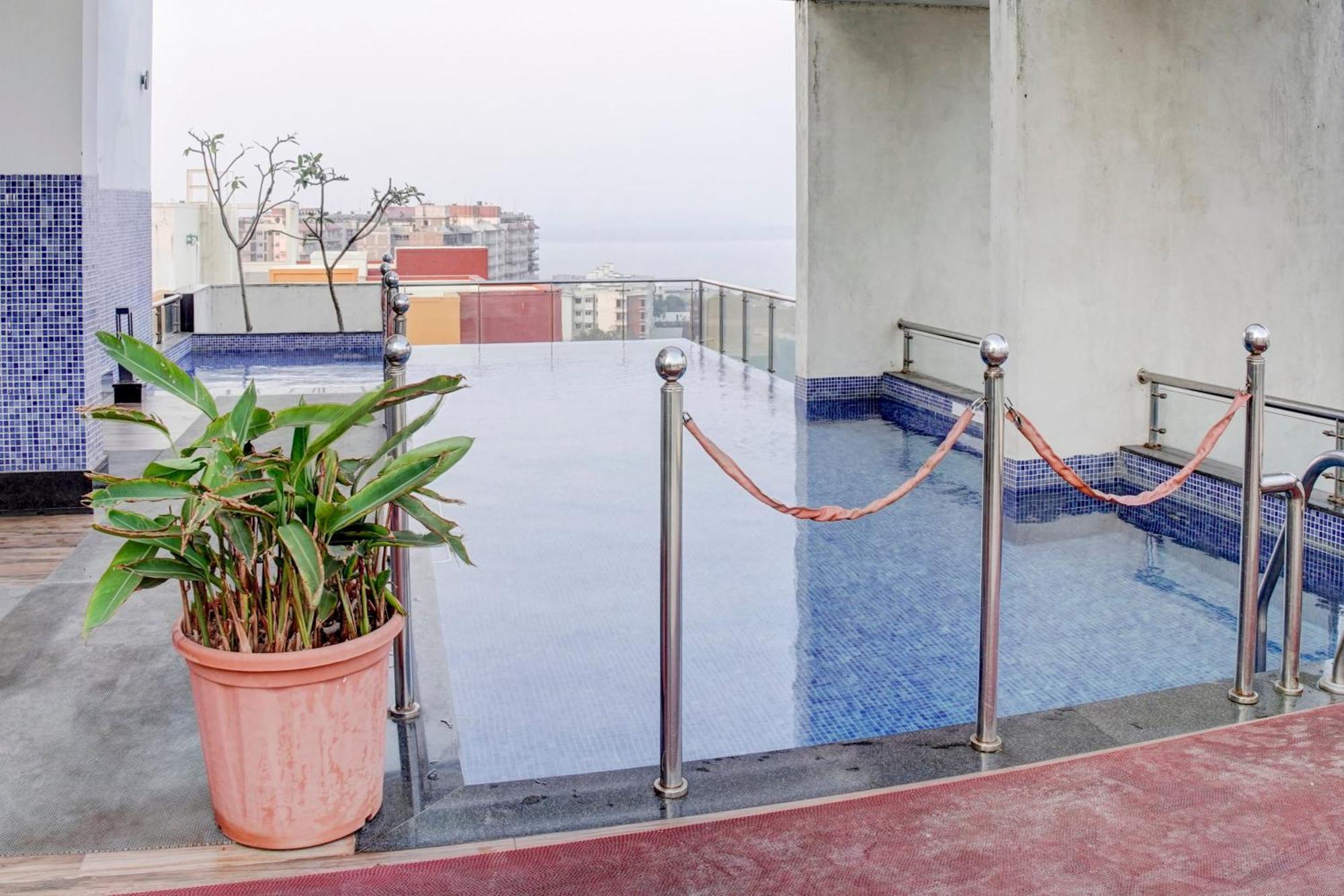Flagship Santoshi Holiday Home 다볼림 외부 사진