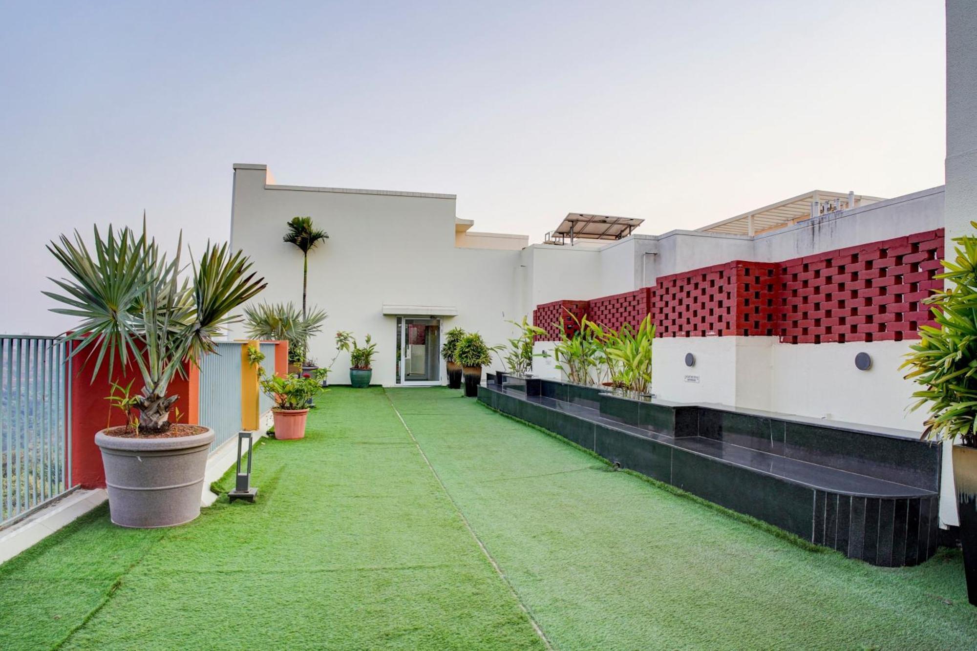 Flagship Santoshi Holiday Home 다볼림 외부 사진